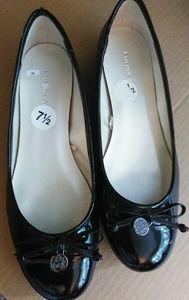 Etienne Aigner patent leather shoes size 7.5